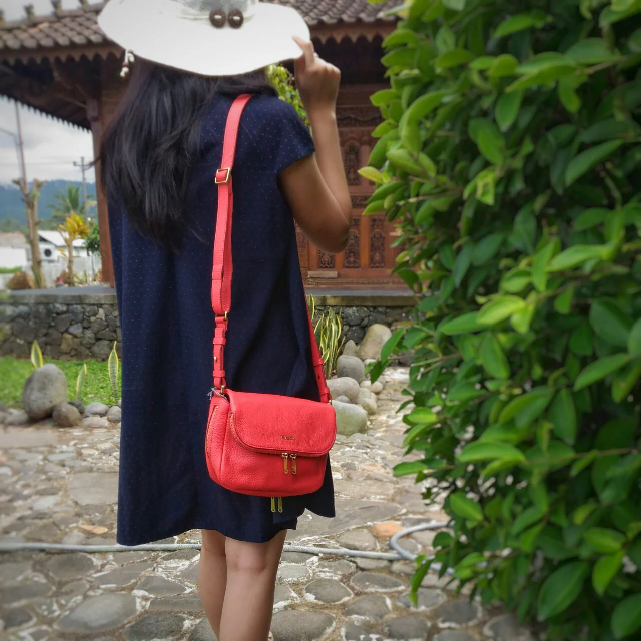 Fossil ZB5873616 Preston Small Flap Cross Body Bag Tomato - Image 3